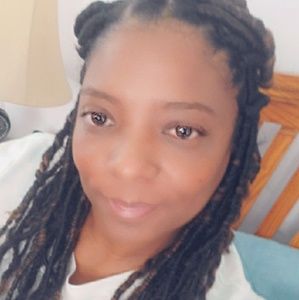 Meet your Posher, Lucy